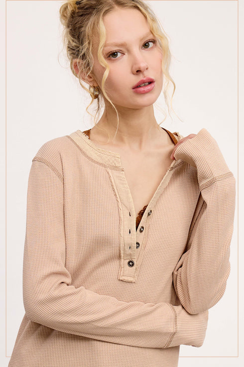RELAXED WAFFLE KNIT TOP